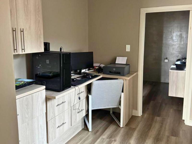 4 Bedroom Property for Sale in Monte Christo Western Cape